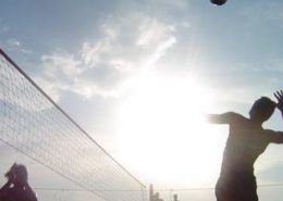 Beachvolleybal tijdens een bedrijfsuitje in Gelderland