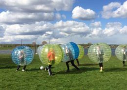Bubbelvoetbal als leuke activiteit tijdens een uitje in Gelderland
