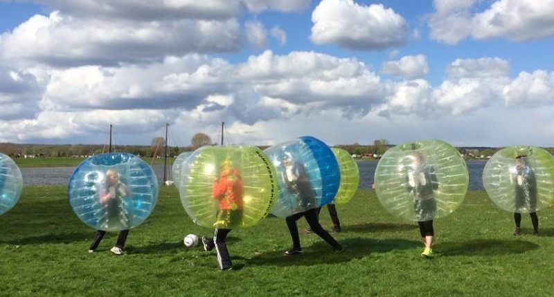 Bubbelvoetbal als leuke activiteit tijdens een uitje in Gelderland