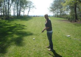 Bosgolf tijdens een personeelsuitje in Gelderland