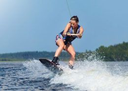 Waterskiën tijdens een uitje in Gelderland